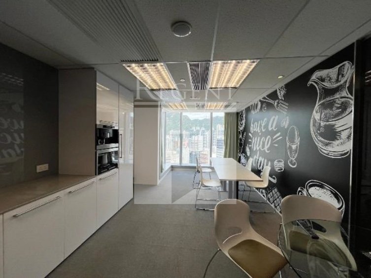 AIA FINANCIAL CENTRE (友邦九龙金融中心)-RGP7864921